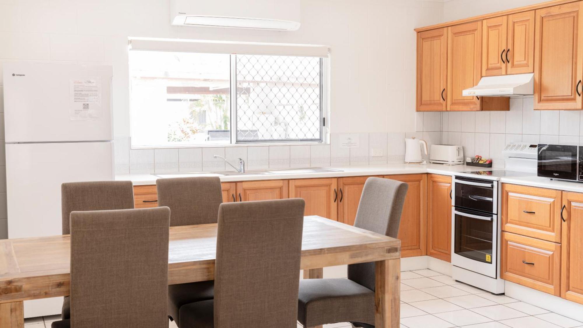 Palm View Holiday Apartments Μπόουεν Εξωτερικό φωτογραφία