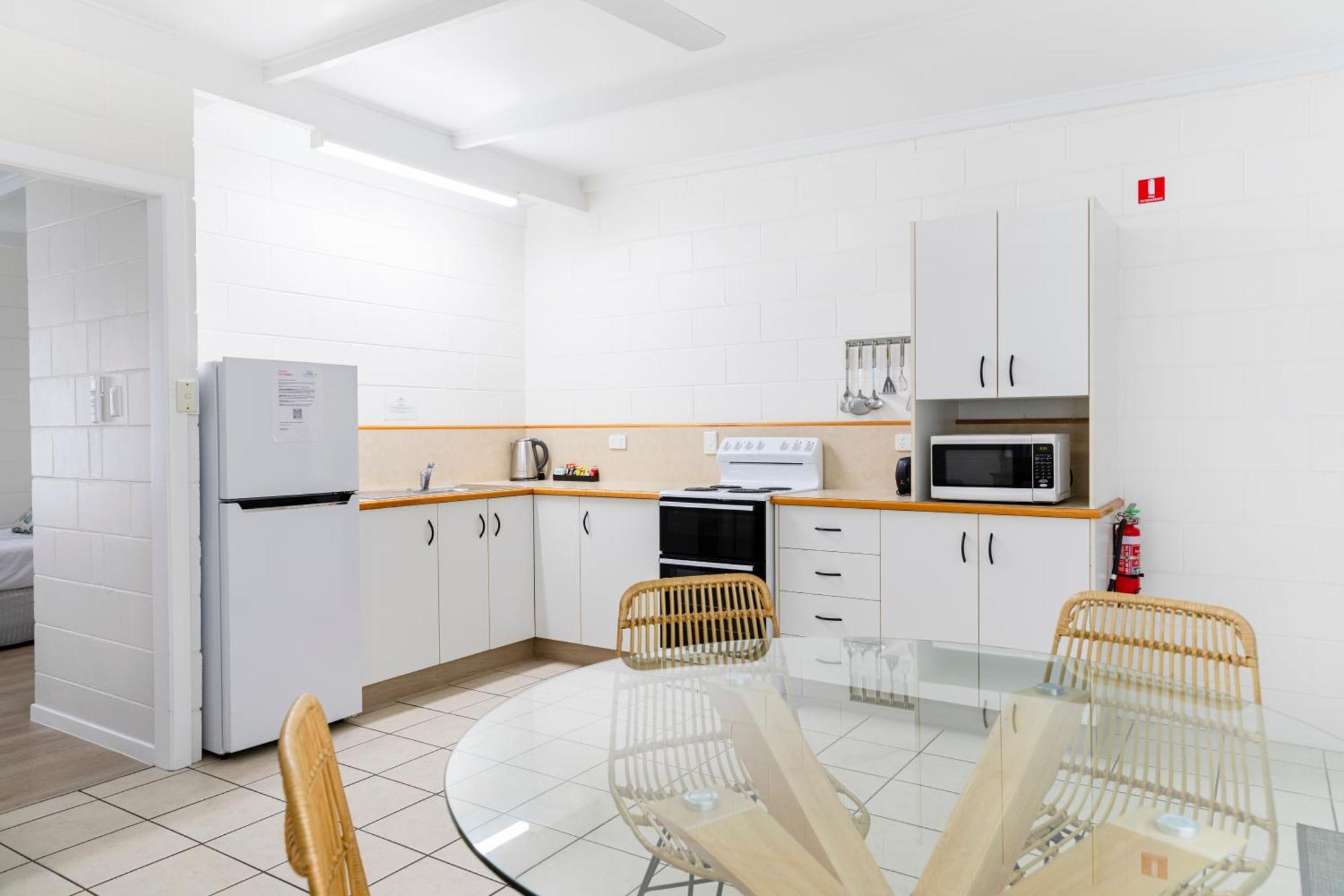 Palm View Holiday Apartments Μπόουεν Εξωτερικό φωτογραφία