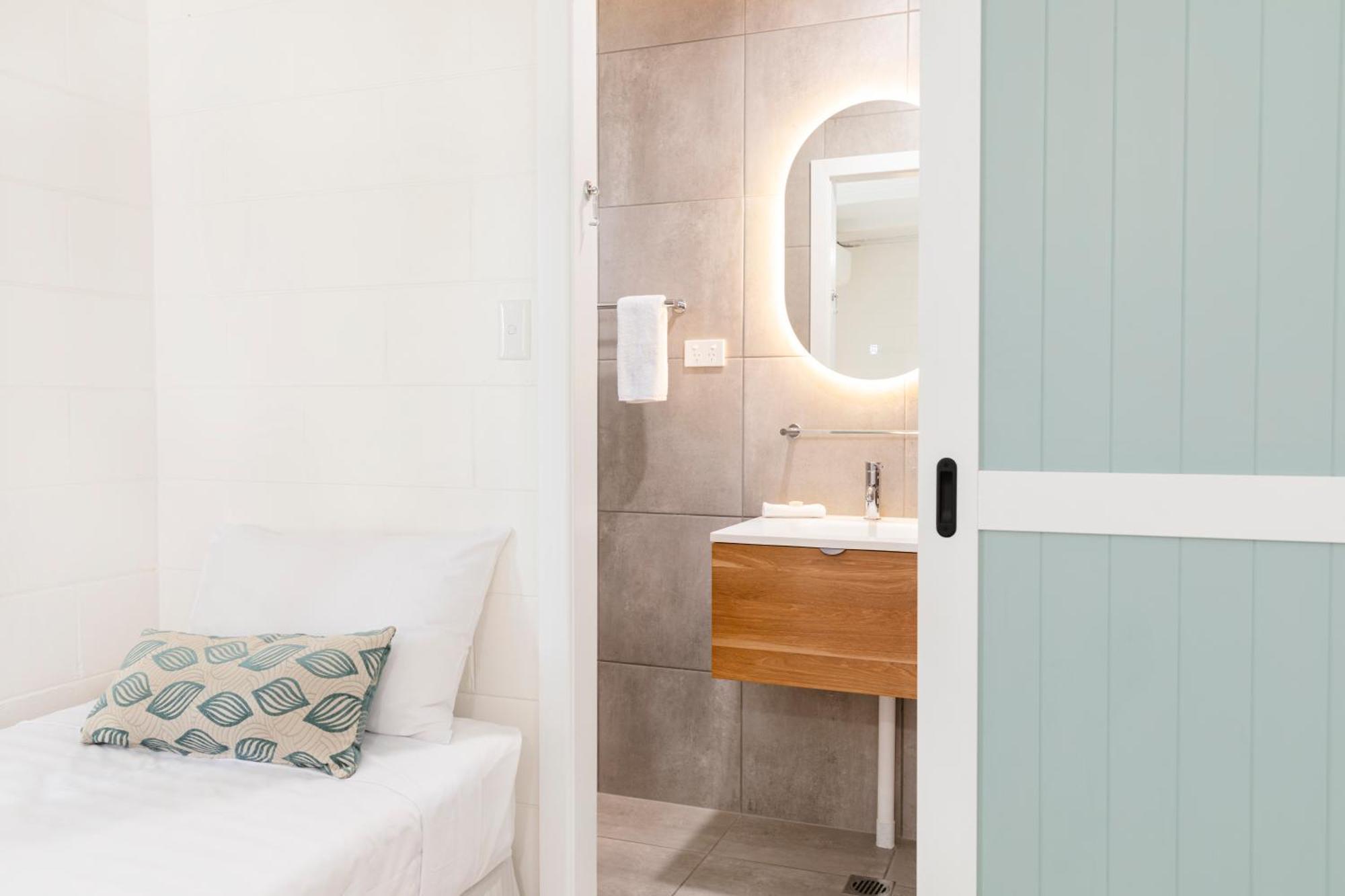 Palm View Holiday Apartments Μπόουεν Εξωτερικό φωτογραφία