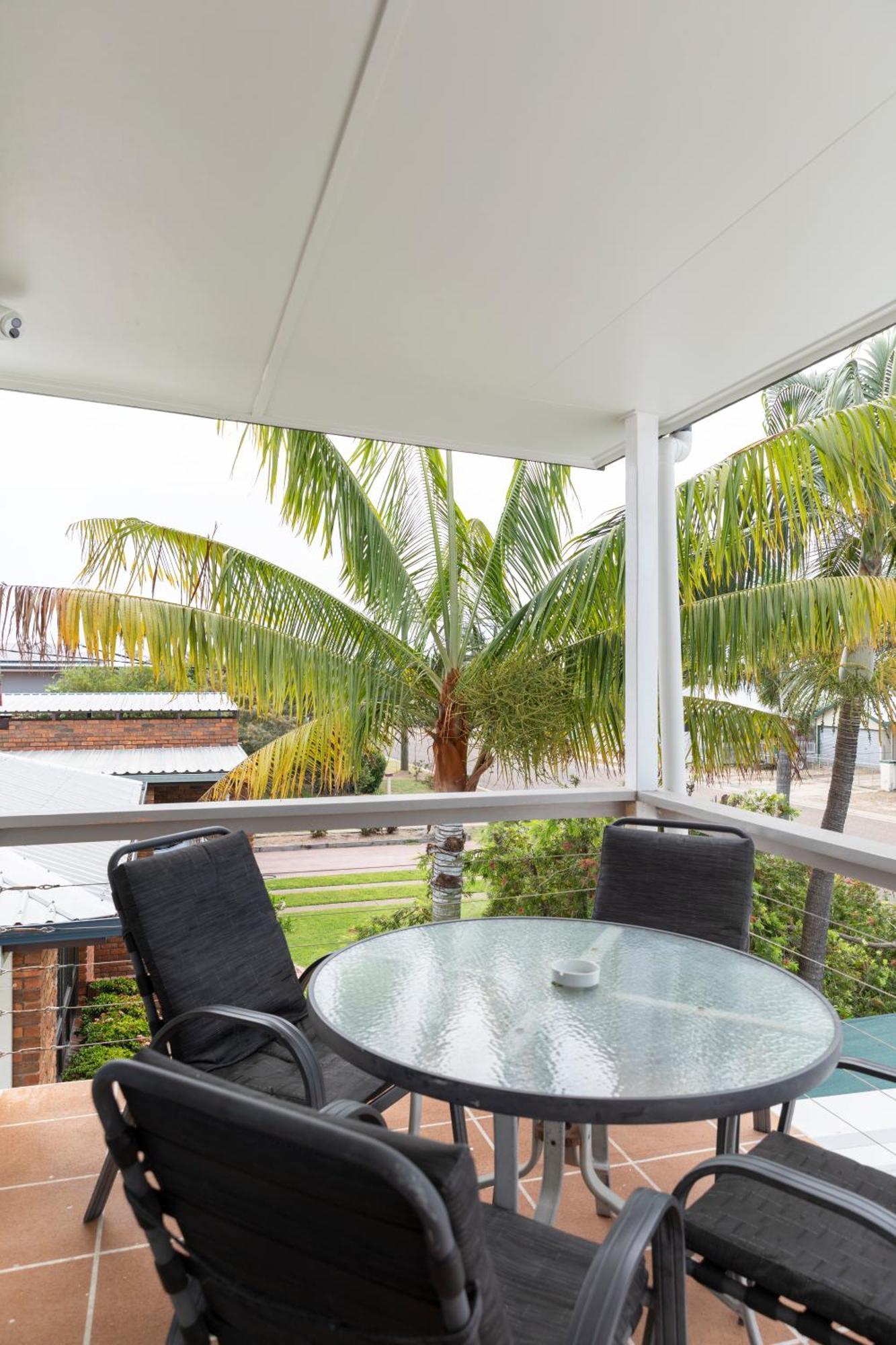 Palm View Holiday Apartments Μπόουεν Εξωτερικό φωτογραφία