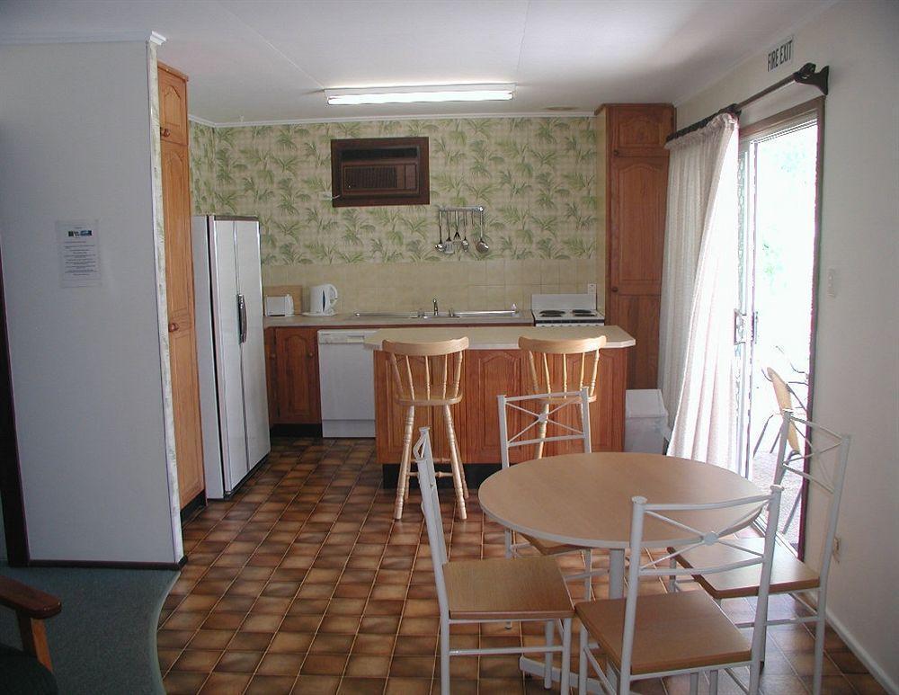 Palm View Holiday Apartments Μπόουεν Εξωτερικό φωτογραφία