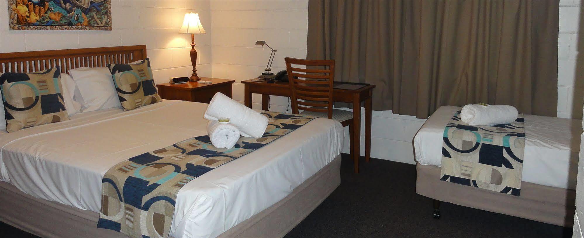 Palm View Holiday Apartments Μπόουεν Εξωτερικό φωτογραφία